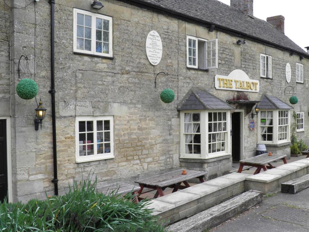 Eynsham The Talbot Inn מראה חיצוני תמונה